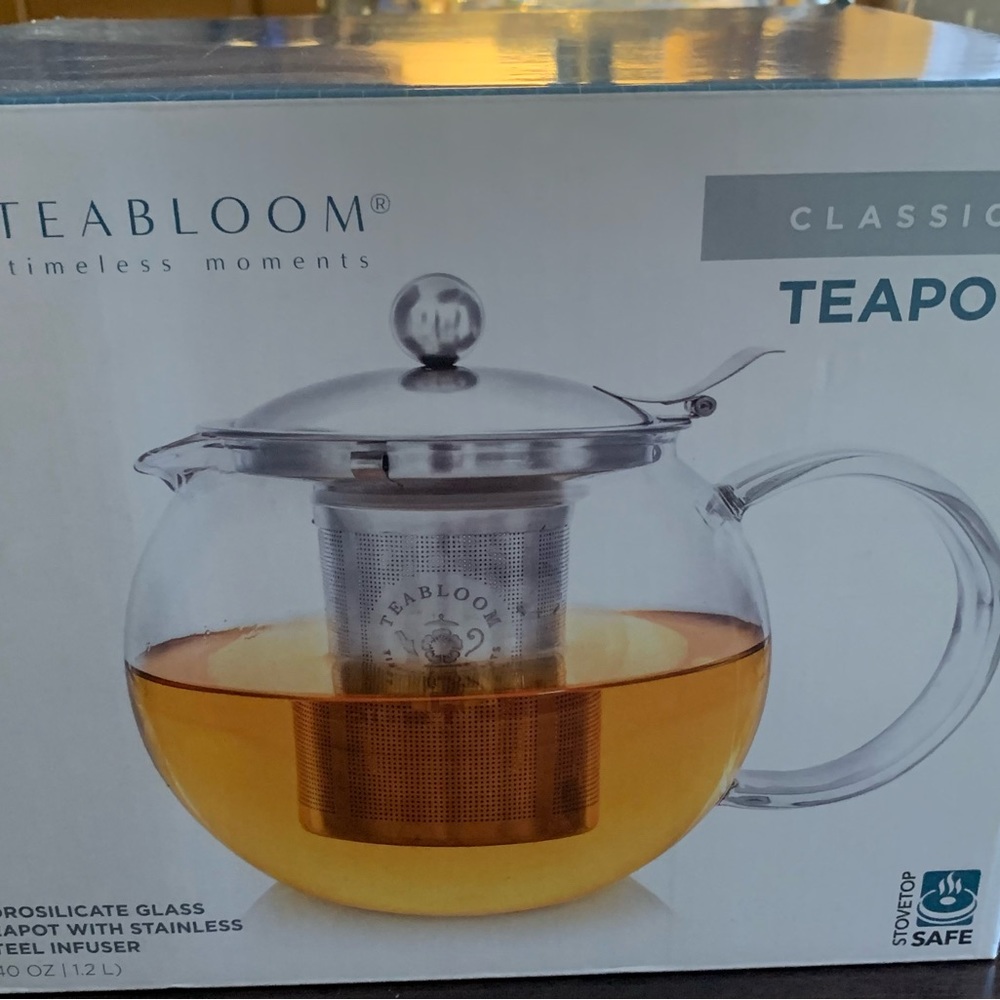 TeaBloom timeless moments teapot